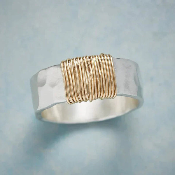 Antický stříbrný prsten se zlatými nitěmi | bílé zlato