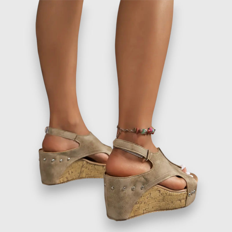 Elegantní sandály na platformě