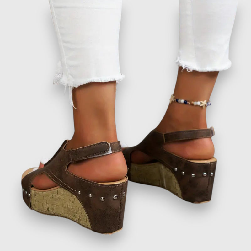Elegantní sandály na platformě