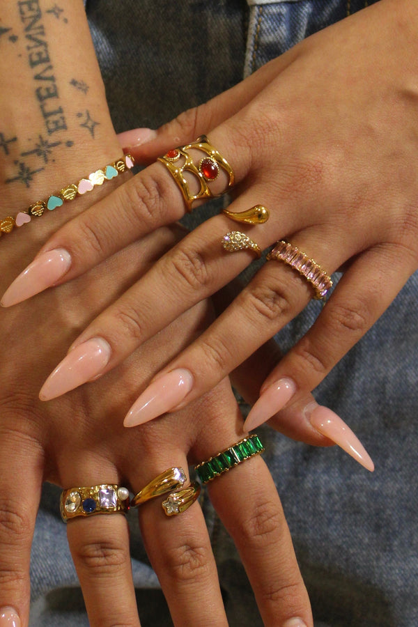 Geometrický červený kámen prsten