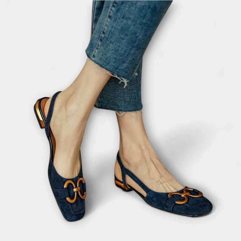 Sandál s přezkou na zapínání