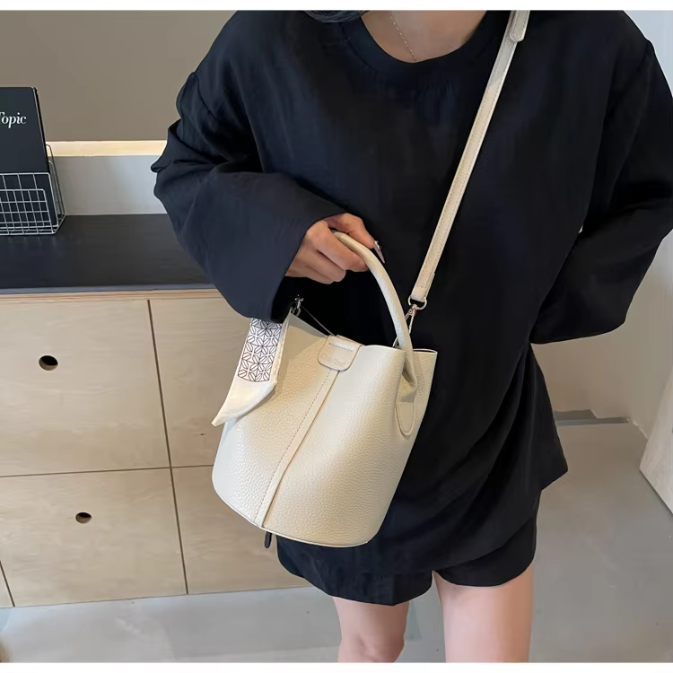 Abigail™ - Retro kabelka typu bucket