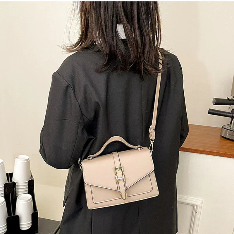 Zoe™ - Klasická kabelka přes rameno s ručně vyráběnými detaily